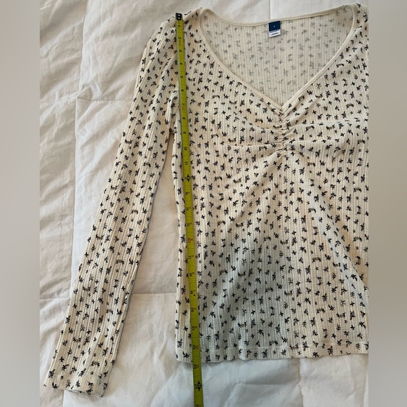Old Navy Long Sleeve Floral Shirt (Cream/Off-white) Size L - Picture 5 of 5